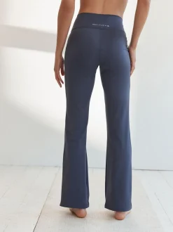 Midnight Blue - Superzachte Dry Tech yogasportleggings met uitlopende pijpen