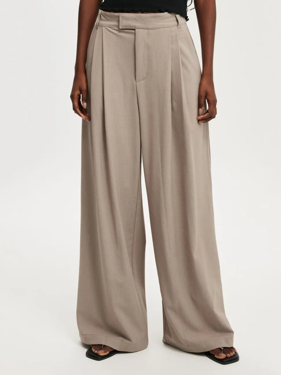 Natuurlijk - Cotton On Izzy Pleated Trousers