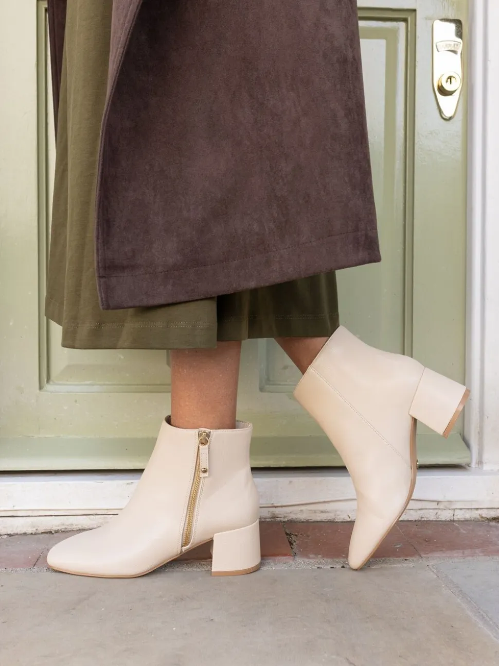Natuurlijk - Novo Kate Zip Side Square Toe Block Heel Ankle Boots