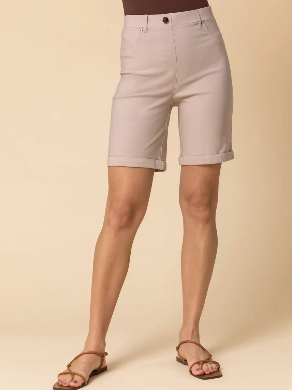 Natuurlijk - Roman stretch short met omgeslagen zoom