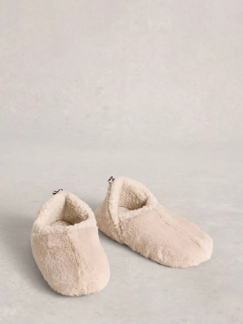 Natuurlijk - White Stuff Reya pantoffels met gesloten hiel