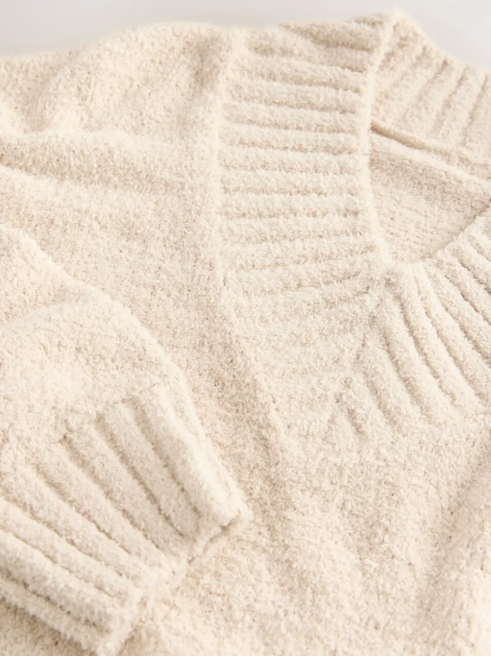 Neutraal - Cosy V-Neck Long Sleeve Teddy Bear Jumper