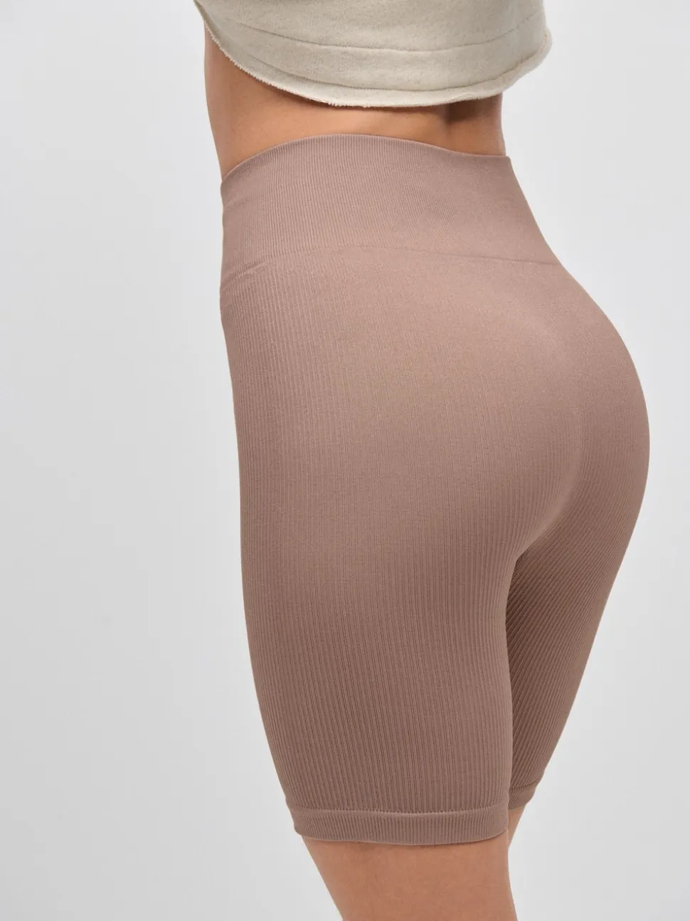 Neutraal - Geribbelde fietsshort met hoge taille