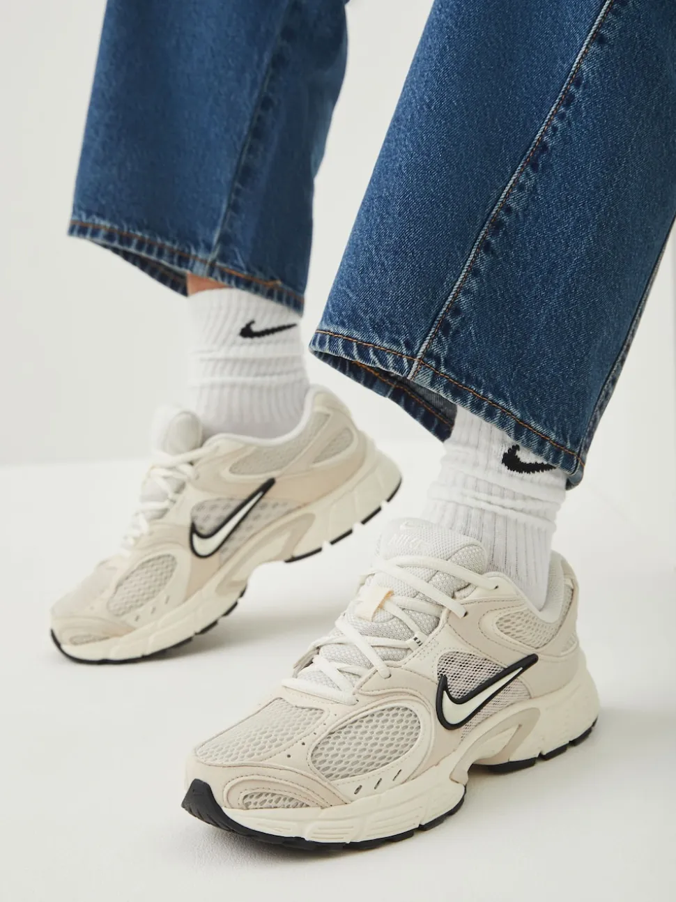 Neutraal - Nike Vomero V5 hardloopsneakers