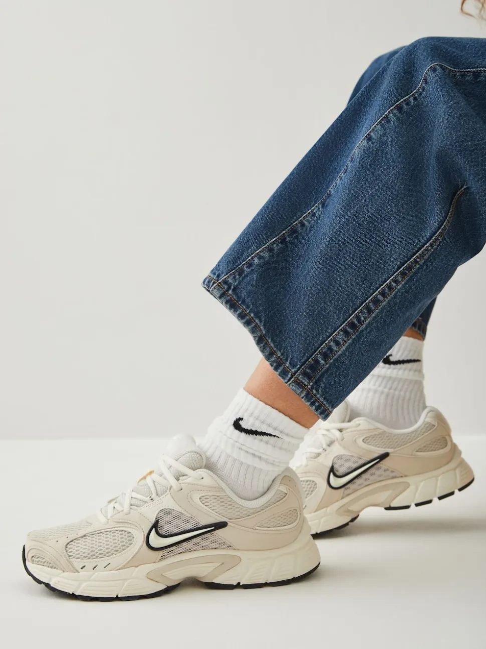 Neutraal - Nike Vomero V5 hardloopsneakers