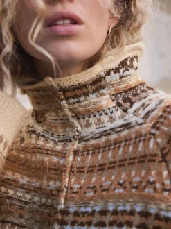 Neutraal - Stand Neck Fairisle Pattern Stitch Knitted Jumper