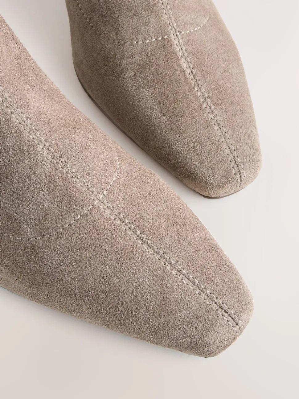 Neutraal taupe - Chisel Toe Block Heel Sock Boots