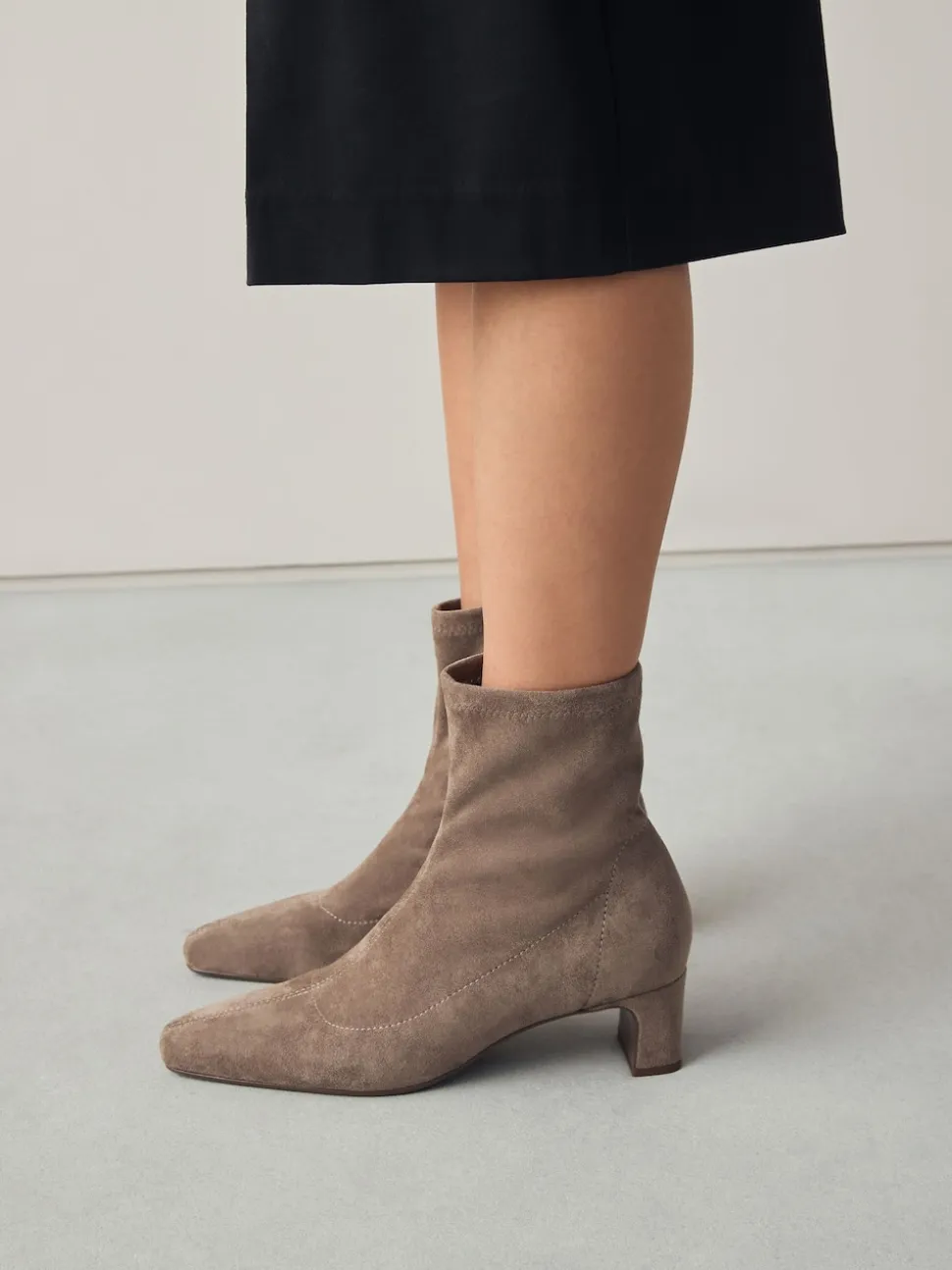 Neutraal taupe - Chisel Toe Block Heel Sock Boots
