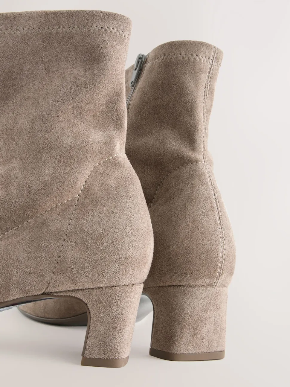 Neutraal taupe - Chisel Toe Block Heel Sock Boots