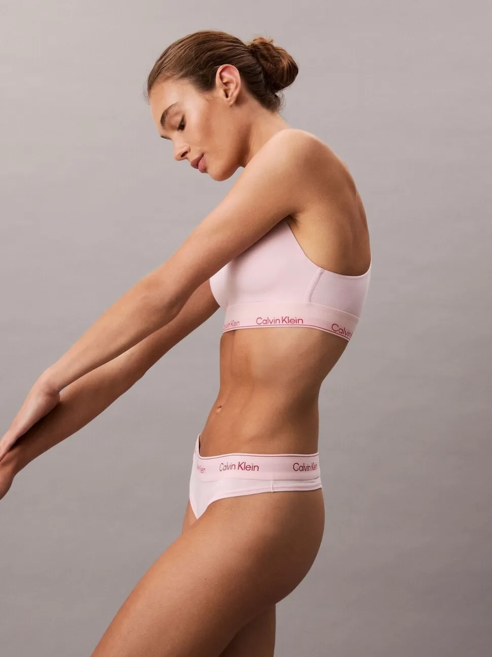 Off White - Calvin Klein Thong Icon Cotton Modal
