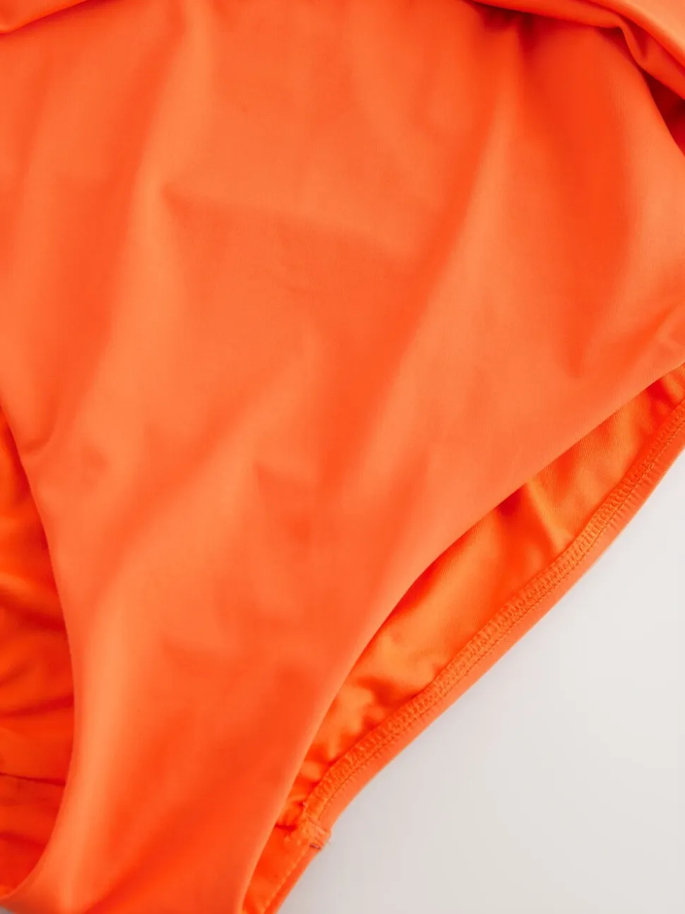Oranje - Diepuitgesneden buikbedekkend badpak