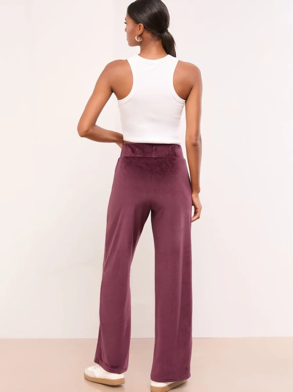 Paarsblauw - Lipsy Geborduurde Velours Joggingbroek met Wijde Pijpen en Relaxte Pasvorm