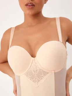 Pastelroze nude - Kanten DD+ slipdress met lichte vulling en sterke buikcorrectie