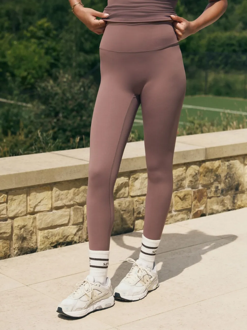 Peperkorrelbruin - self. Legging met hoge taille