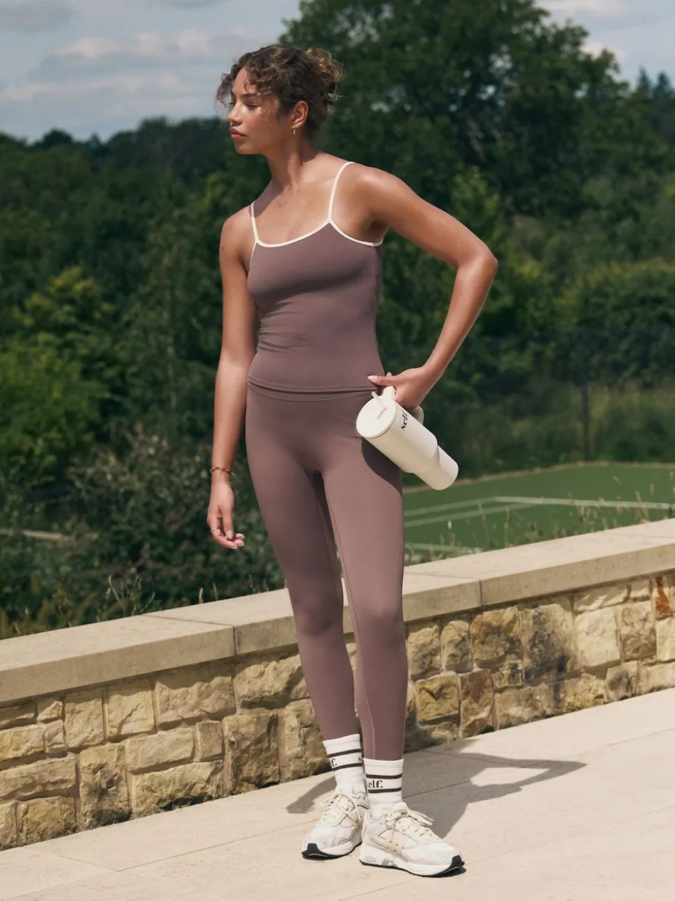 Peperkorrelbruin - self. Legging met hoge taille
