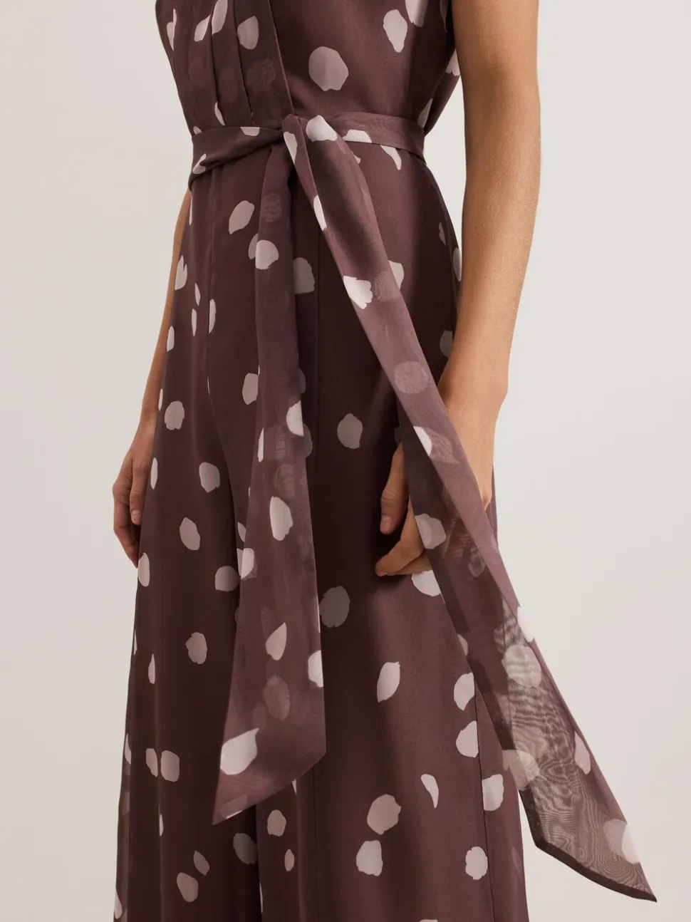 Phase Eight Maxine chiffon jumpsuit met stippen
