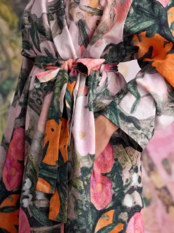 Pink Benjamin Macgregor Scene Print - Satin Dressing Gown