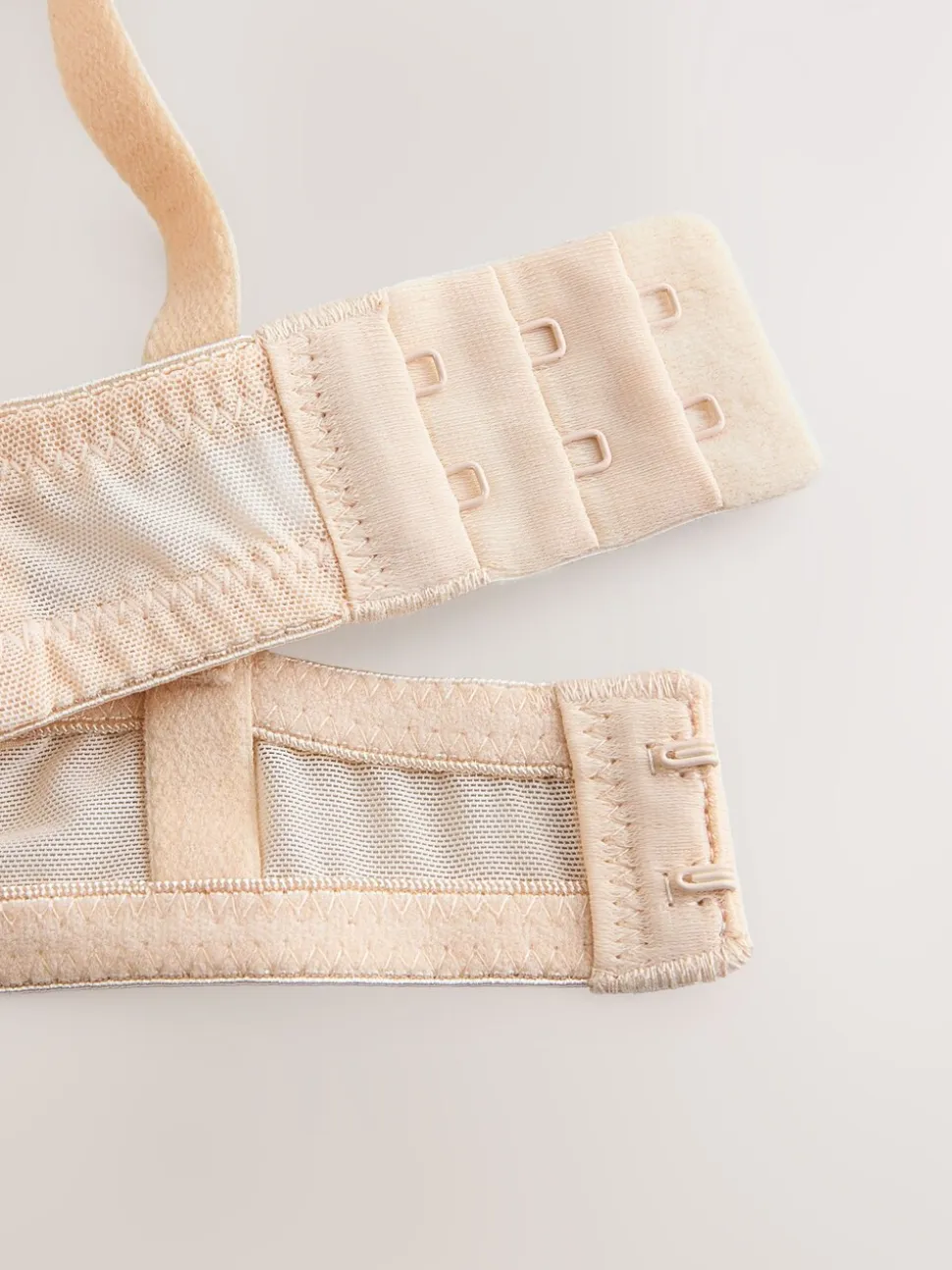 Praline huidskleur & wit - Set van 2 push-up beha's met lage decolleté en kant