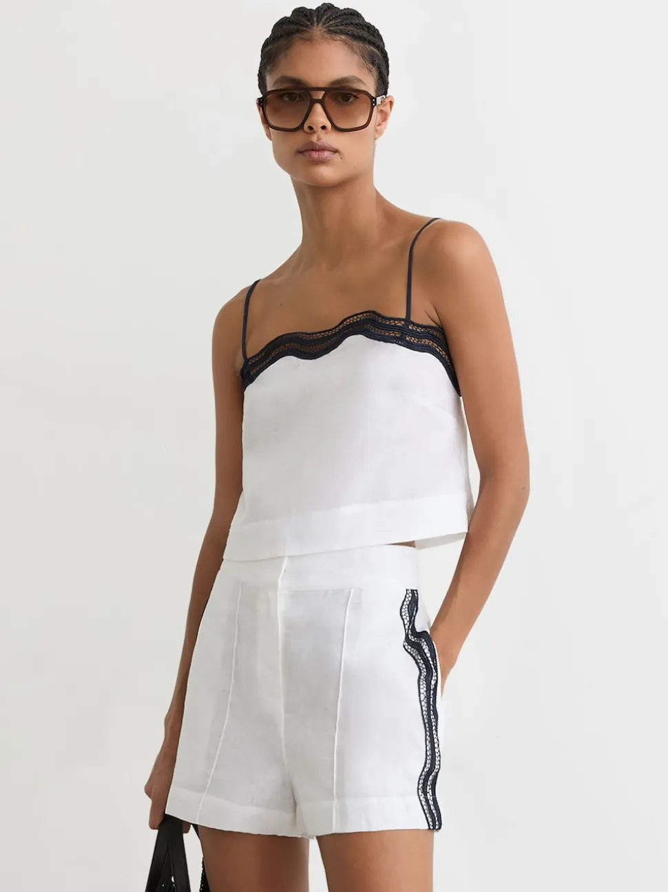 Reiss Felicity Linen Scallop-Trim Shorts