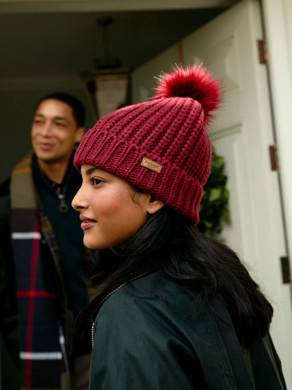 Rood - Barbour® Saltburn beanie-muts met pompon