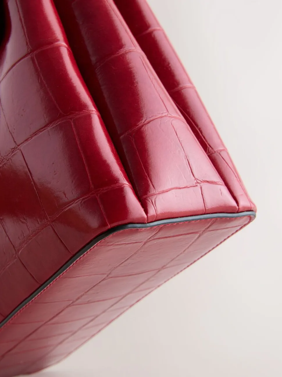 Rood - Handtas met krokodillenleereffect