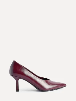 Rood - Linzi Bellamy V-Shaped Closed Toe Court Heels