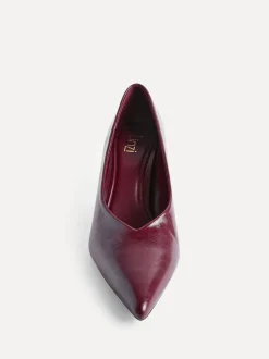 Rood - Linzi Bellamy V-Shaped Closed Toe Court Heels