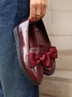 Rood - Linzi Cathy loafers met plateauzool en grote strik