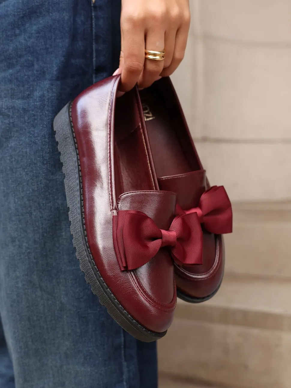 Rood - Linzi Cathy loafers met plateauzool en grote strik