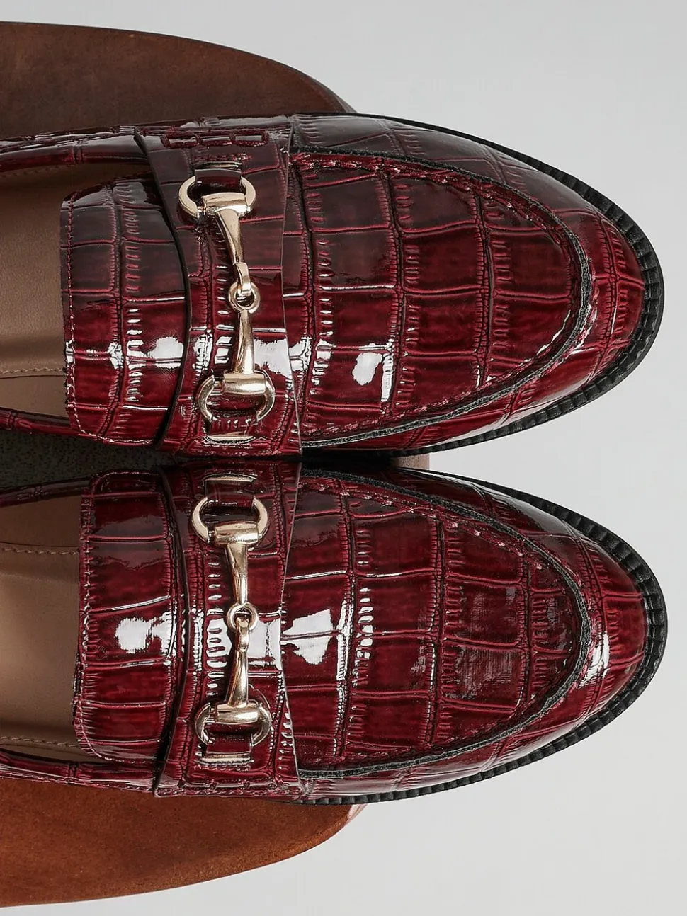 Rood - Linzi Maison Croc Effect Loafers With Buckle Detail
