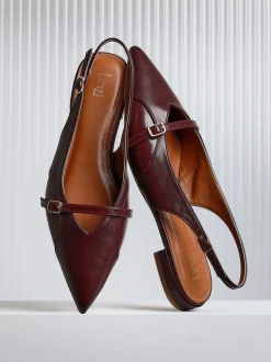 Rood - Linzi Prague Lage schoenen met spitse neus en gespdetail
