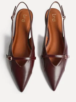 Rood - Linzi Prague Lage schoenen met spitse neus en gespdetail
