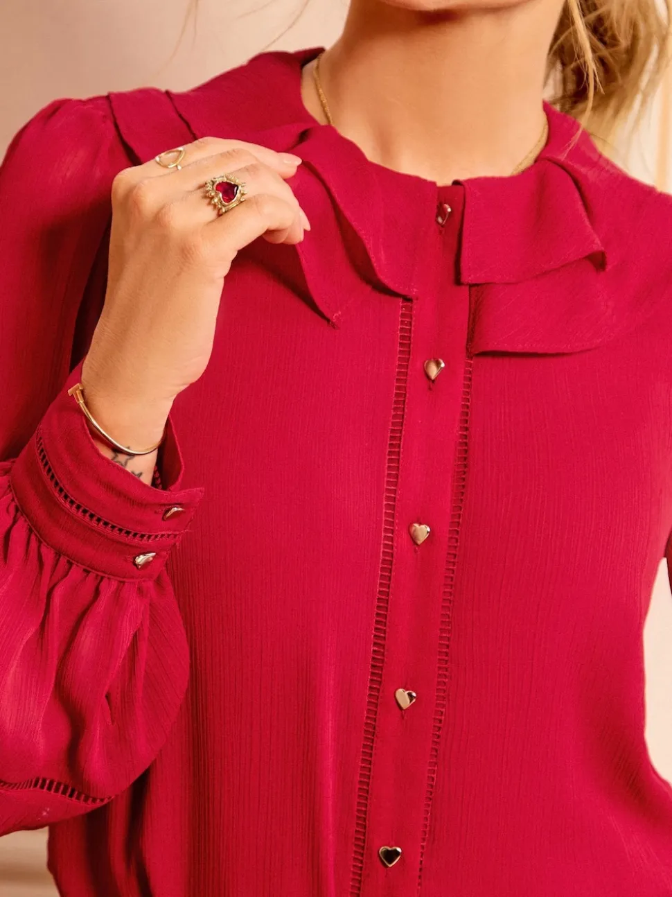 Rood - Love & Roses blouse met lange mouwen en frillkraag