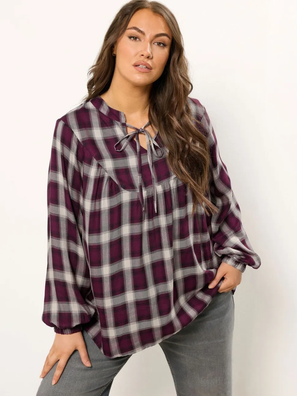 Rood - Yours Curve blouse met ruit en strik bij de hals