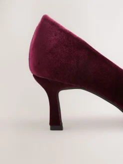 Rood fluweel - Forever Comfort - Spitse hakken met siersteentjes