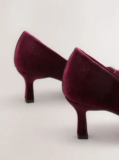 Rood fluweel - Forever Comfort - Spitse hakken met siersteentjes