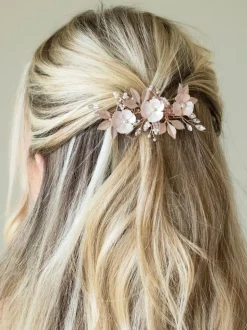 Roségoudkleurig - Ivory & Co - Gardenia klem met kristallen, parels en geëmailleerde bloem
