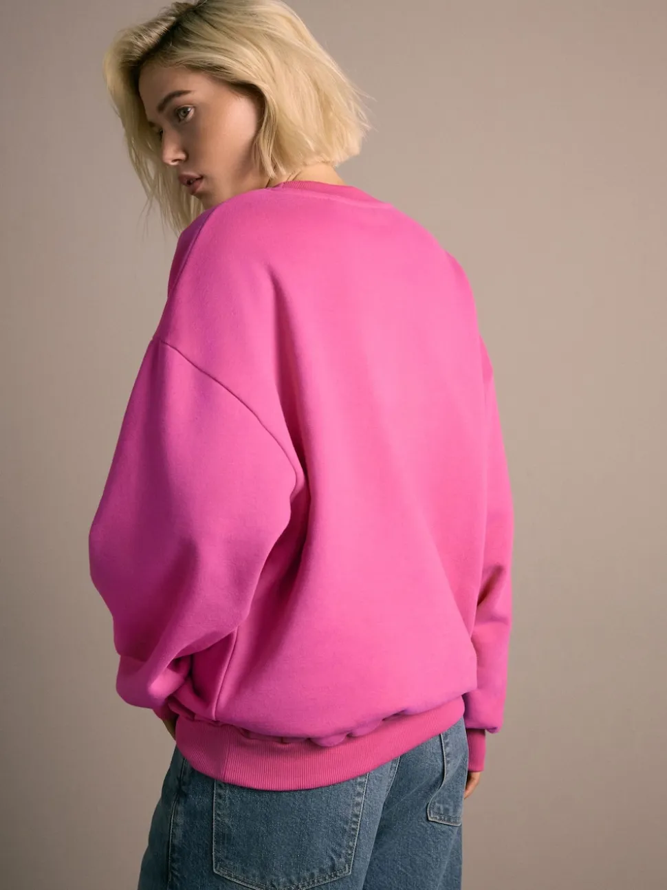 Roze - Cotton Rich Fruit Art Graphic Longsleeve Crewneck Sweatshirt