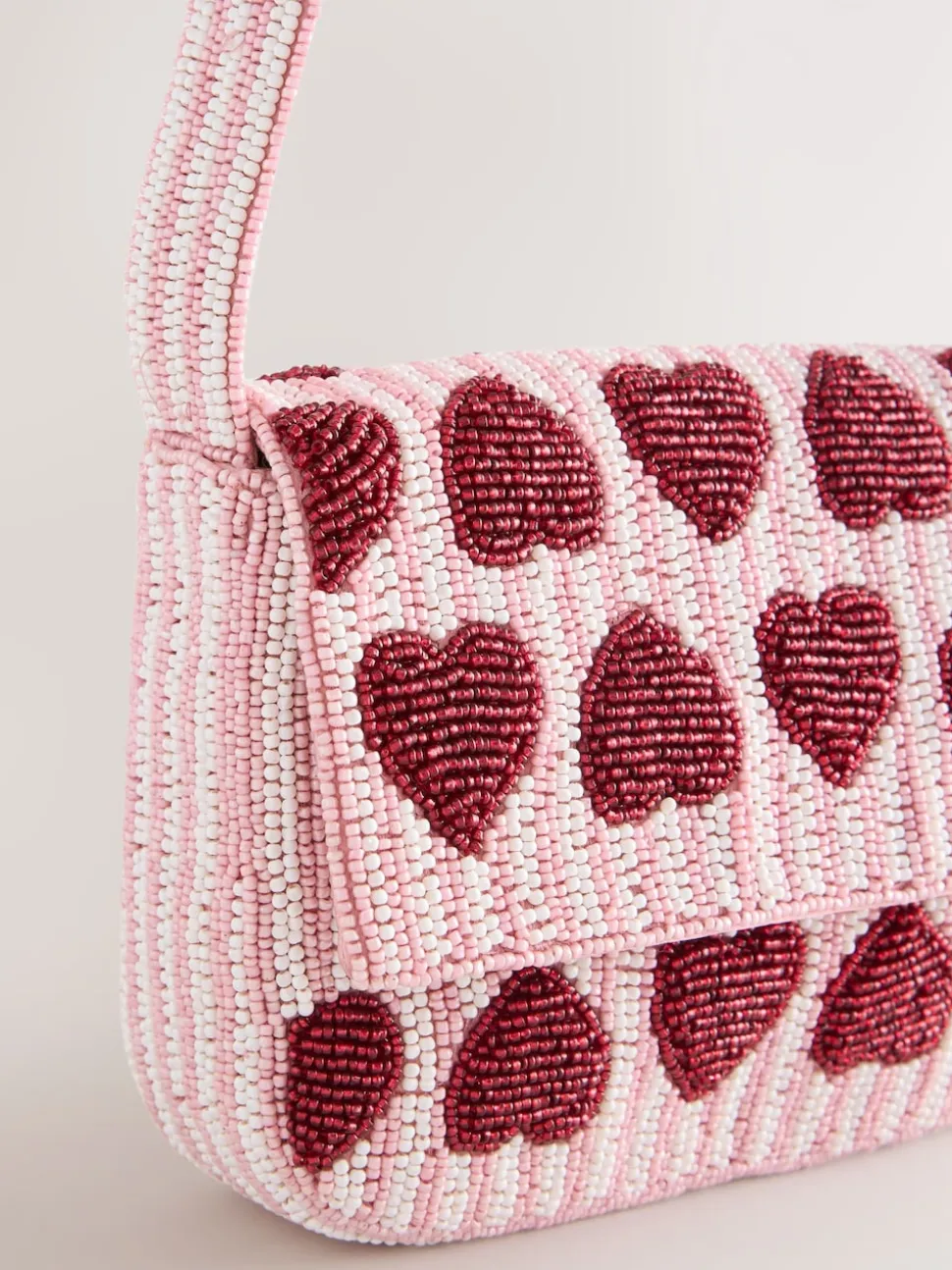 Roze - Heart Beaded Shoulder Bag