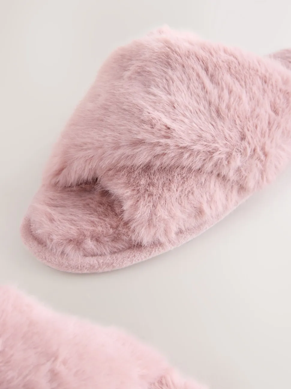 Roze - Instappantoffels van imitatiebont