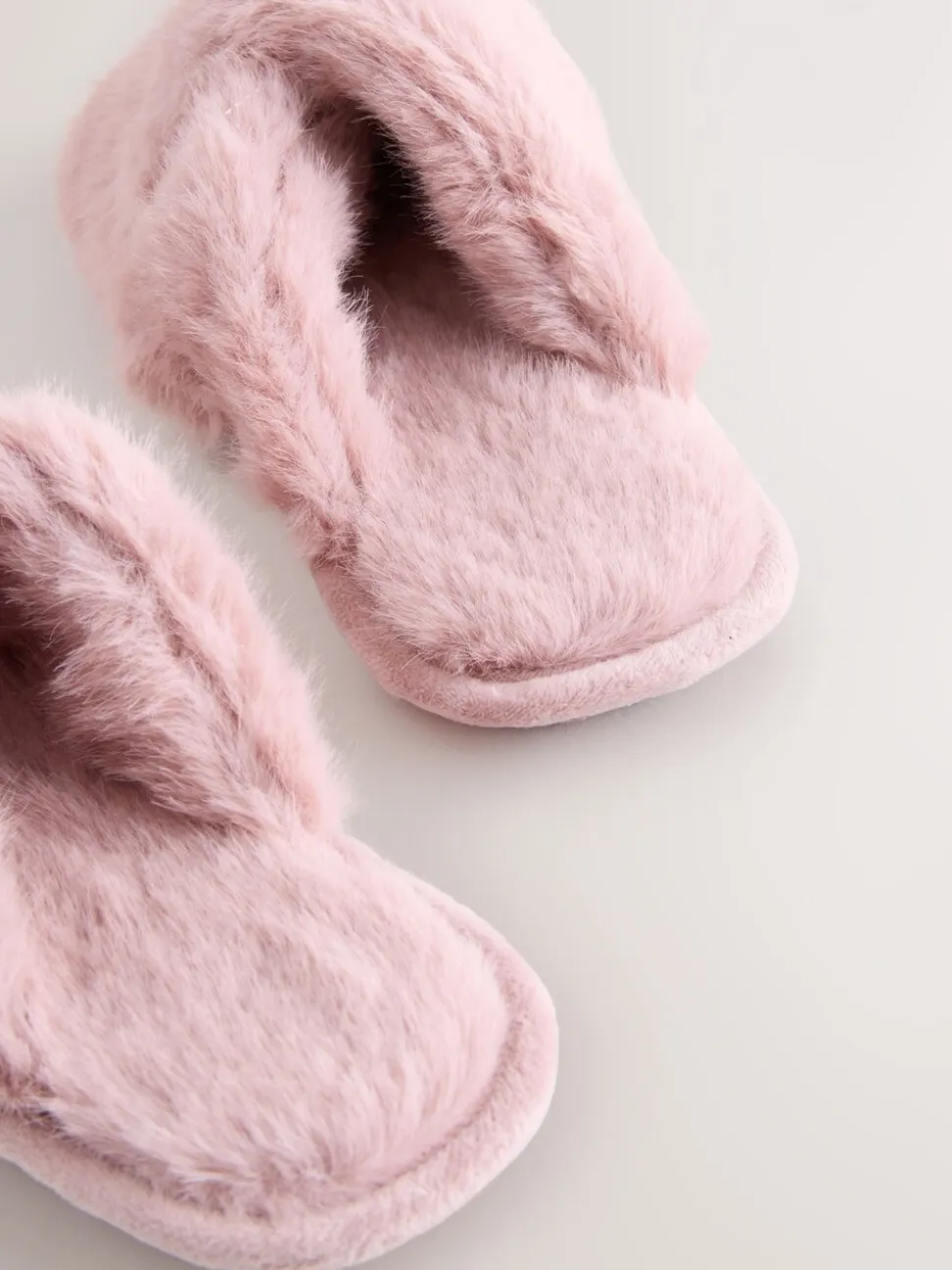 Roze - Instappantoffels van imitatiebont