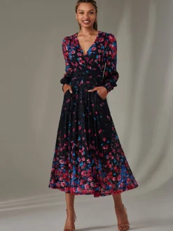 Roze - Jolie Moi Dalia lange kanten jurk met symmetrische print