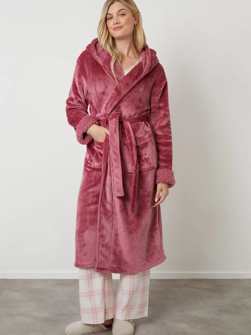 Roze - Threadbare - Knusse kamerjas met rand van imitatiebont