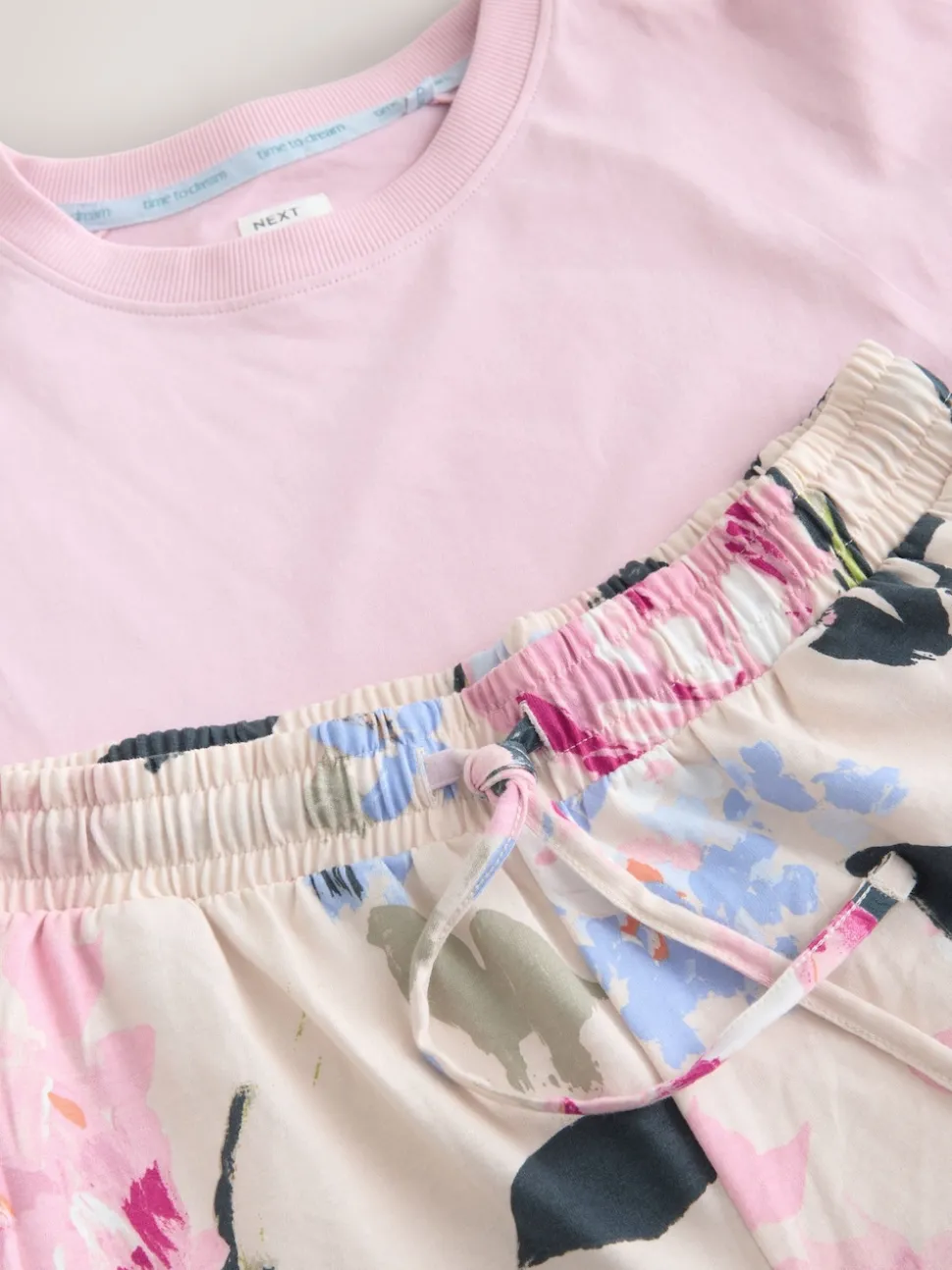 Roze bloemen - Pyjama met korte mouwen