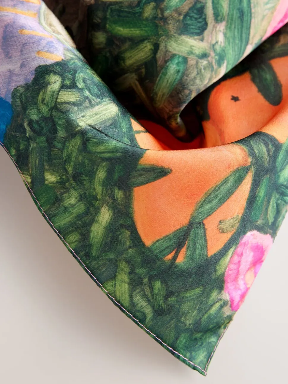 Roze bloemen in meerdere kleuren - Benjamin MacGregor Artist Collaboration Lightweight Square Scarf
