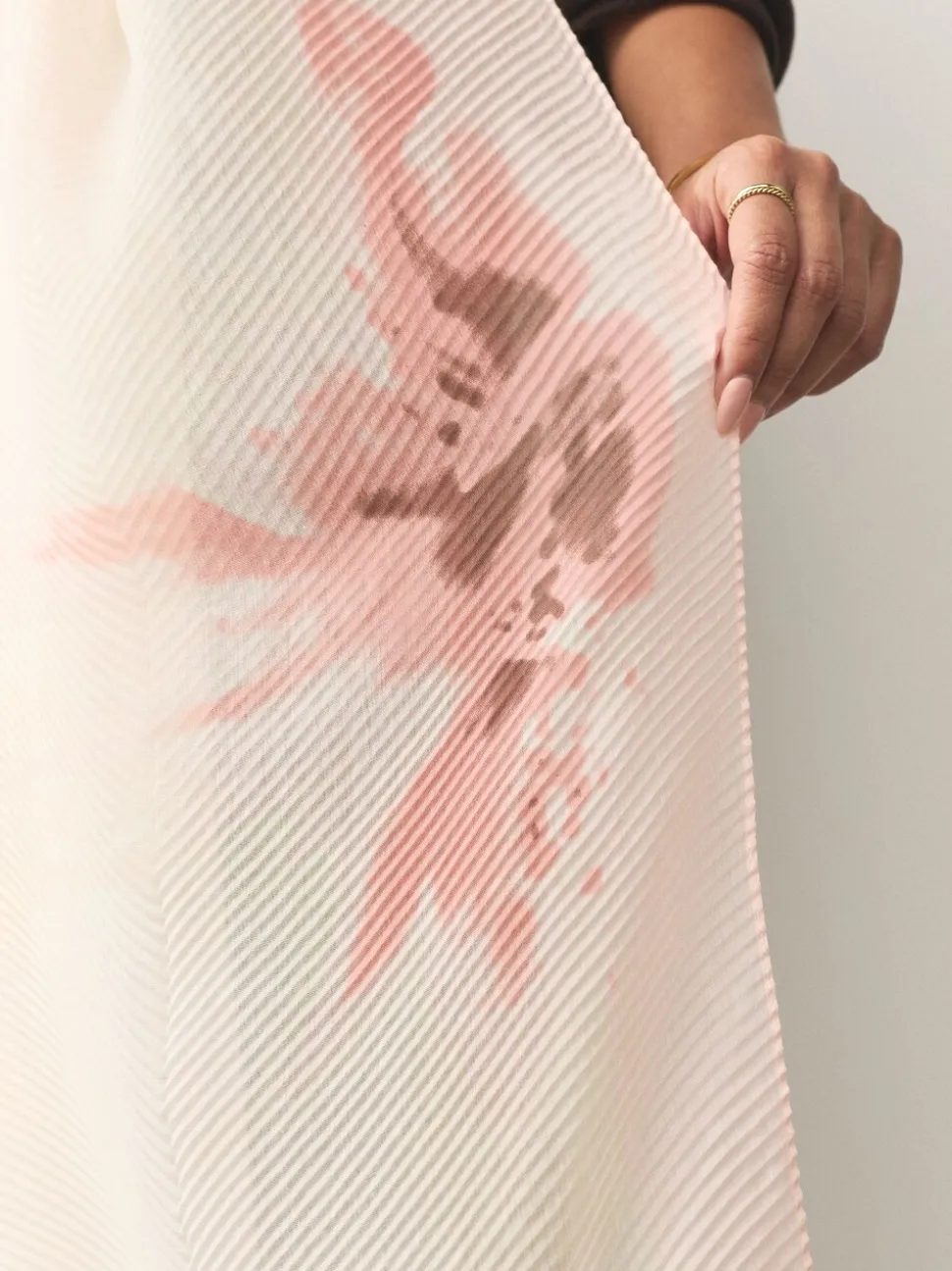 Roze met bloemenprint - Dunne plissé sjaal