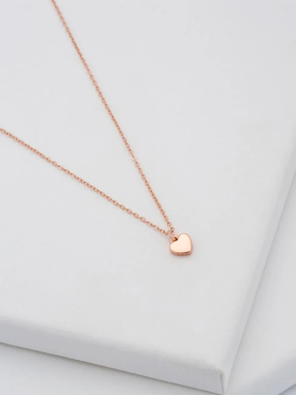 Rozegouden tinten - Ted Baker HARA: Ketting met kleine hartjeshanger
