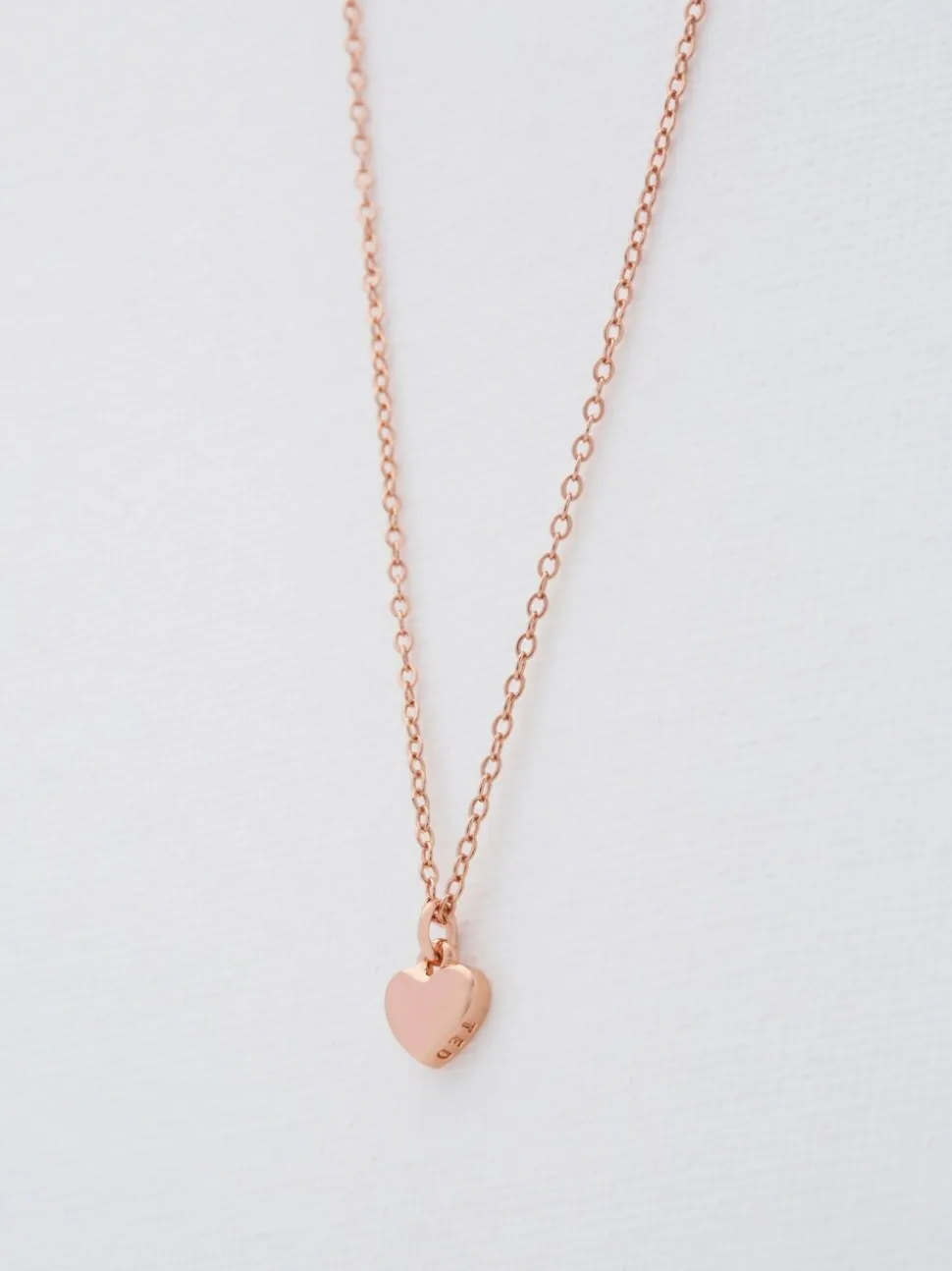 Rozegouden tinten - Ted Baker HARA: Ketting met kleine hartjeshanger