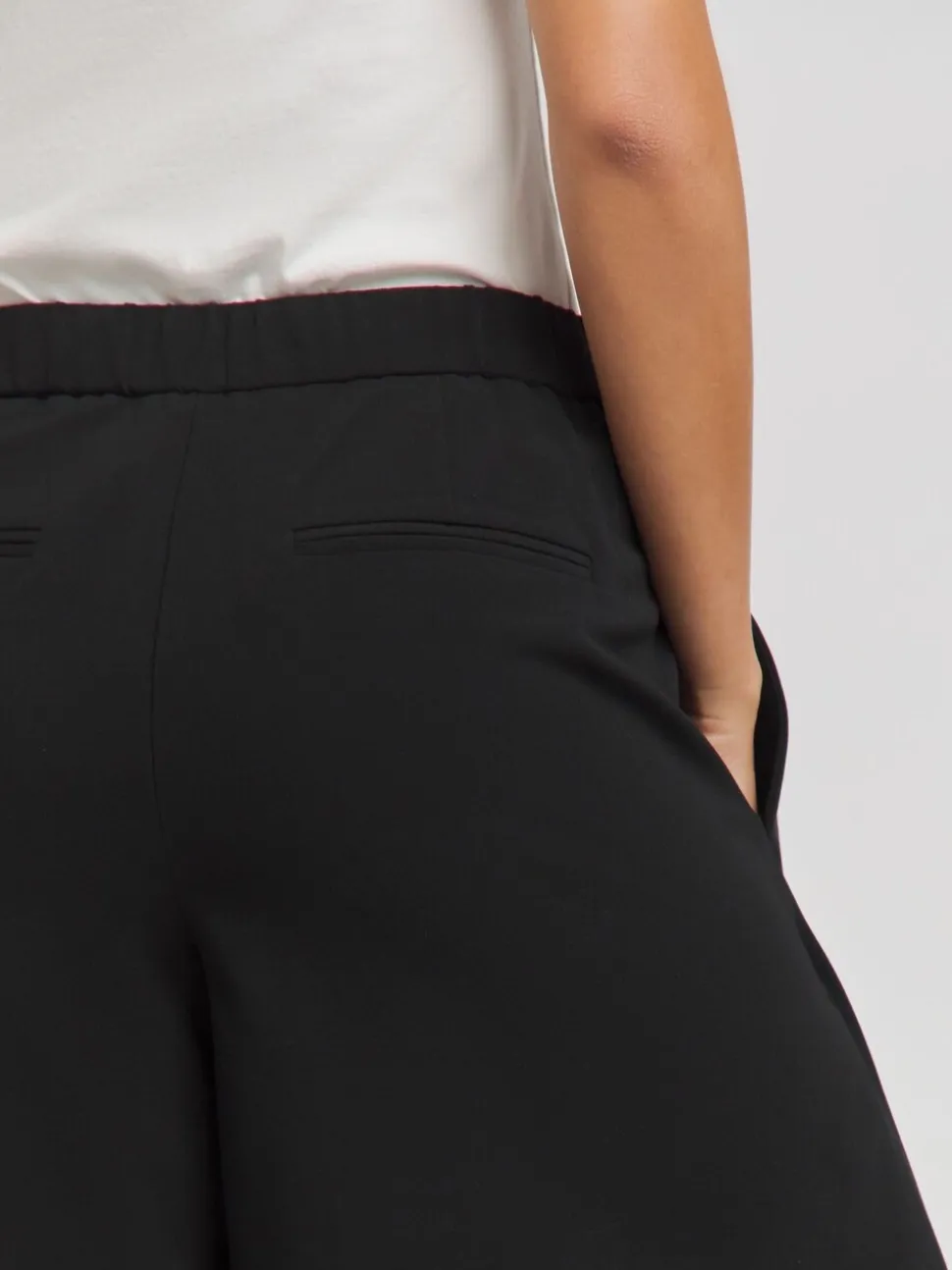 Simply Be Magisculpt geplooide broek met extra wijde pijpen en normale lengte