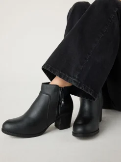 Skechers Taxi Ankle Boots